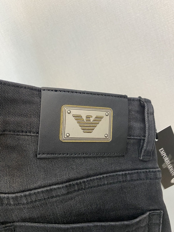 ブランドジーンズ着用イメージ